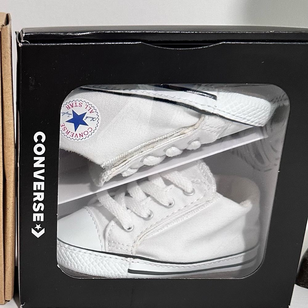 Converse crib shoes size 3c. Worn twice.